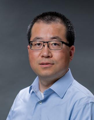 Photo of Chonglin Zhang